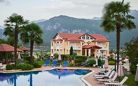 Famissi Suites 1